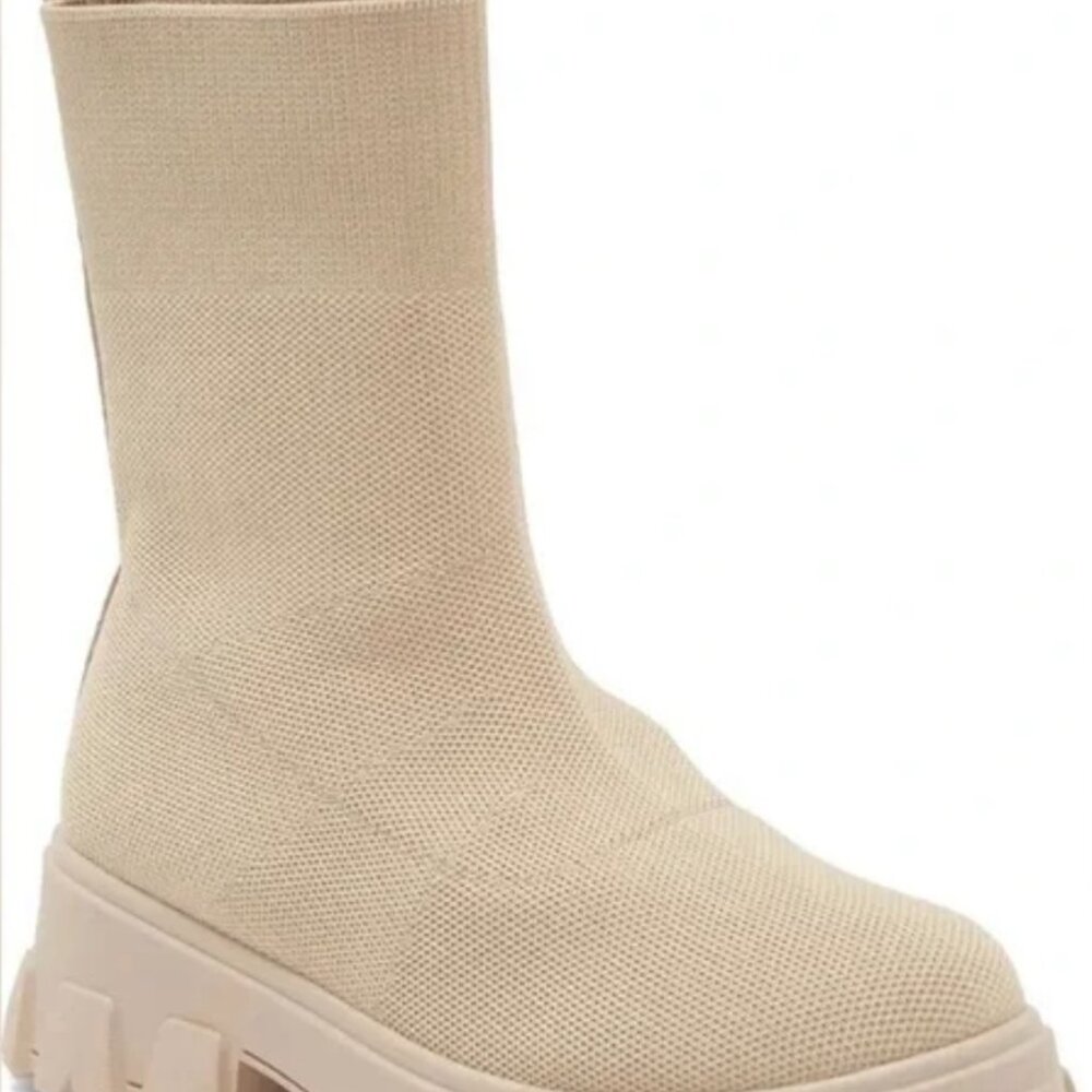 NEW Wild Diva Lounge Stretch Lug Sole Bootie